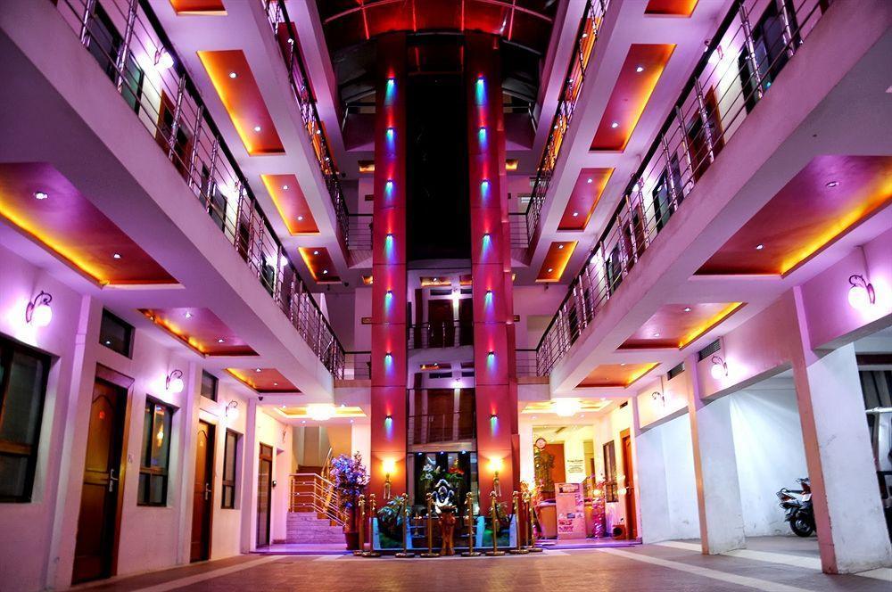 Hotel Kings Kastle Mysore Exterior photo